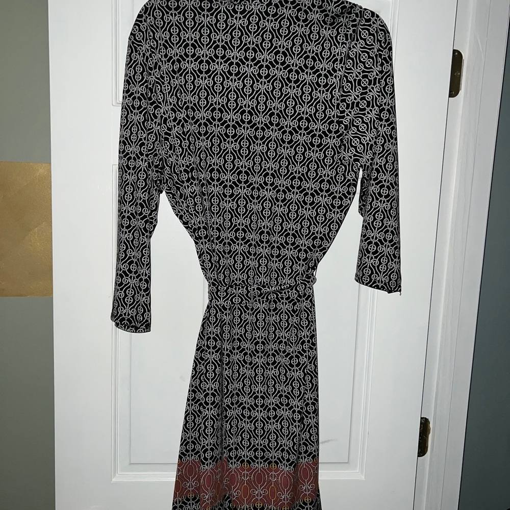 Max Studio print dress. - Picture 2 of 3
